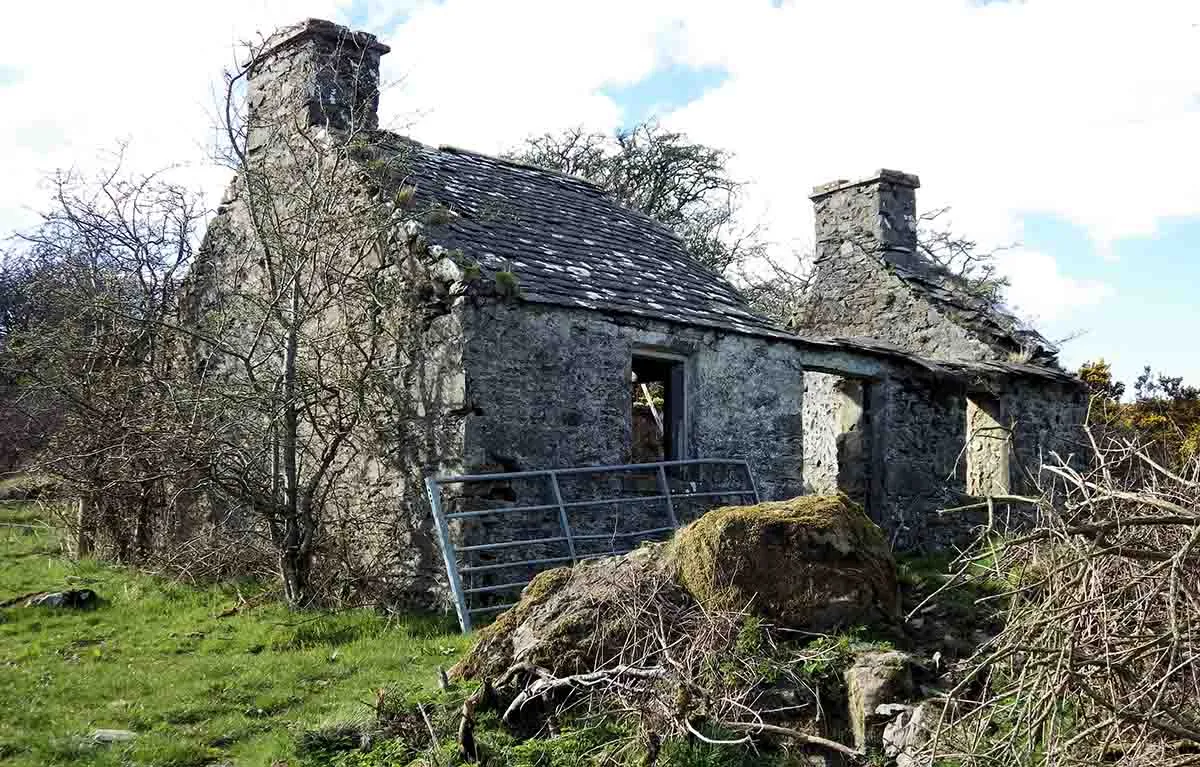 Photo of an old abandoned cottage in Scotland.