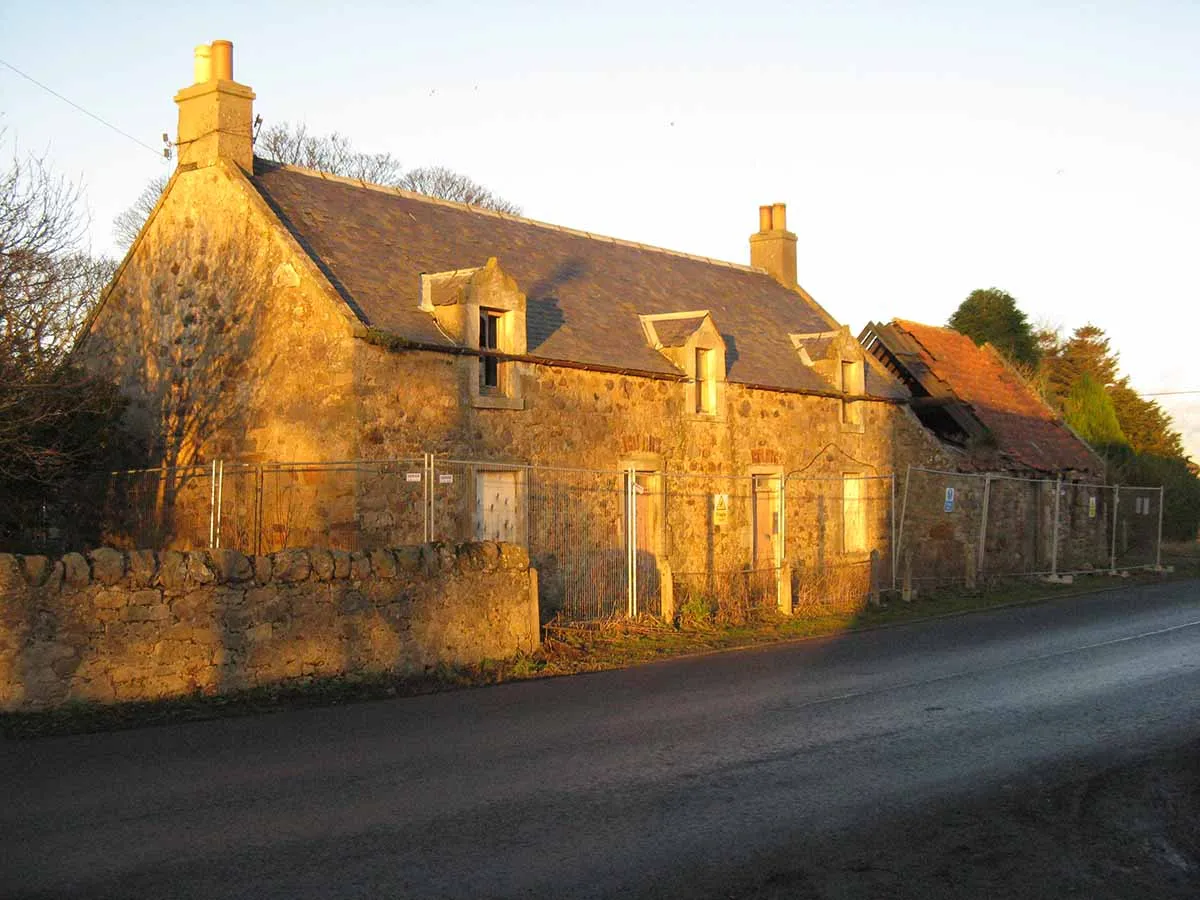 Photo of a bank repossessed house for sale in Scotland which was pulled from the market.