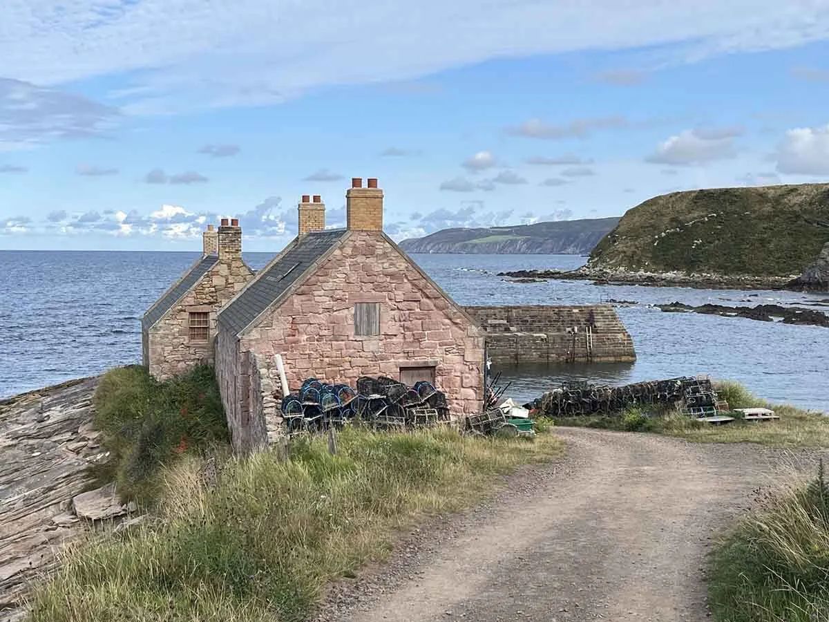 Photo showing a coastal house which could be renovated.