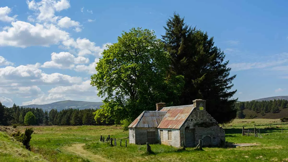 Photo of an empty cottage in the UK.