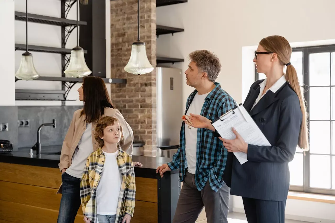 How Estate Agents in Macclesfield Help Sellers Avoid Price Reductions