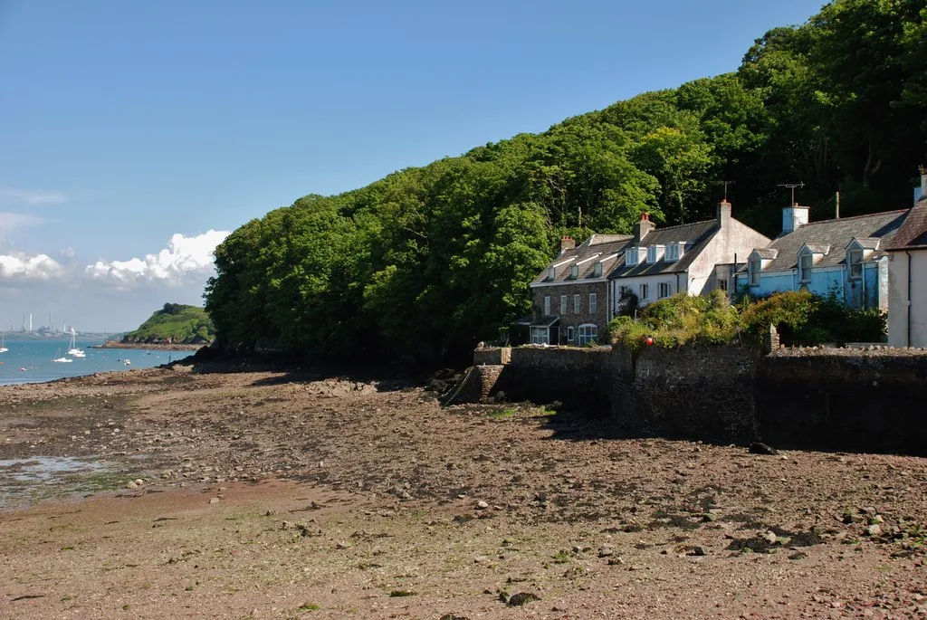 Photo of some beautiful multicoloured seaside cottages in Wales
