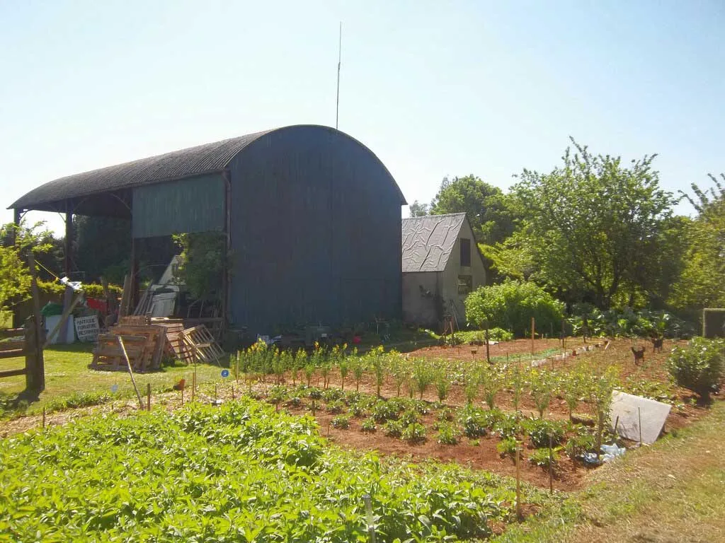 Image showing a smallholding for sale in the UK. Photo © Michael Dibb (cc-by-sa/2.0)