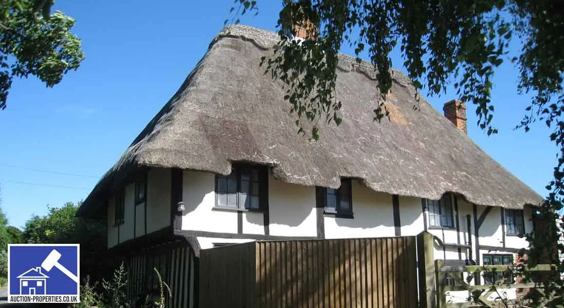 Photo of a thatched house in England