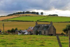 Photo of a traditional croft house in Scotland