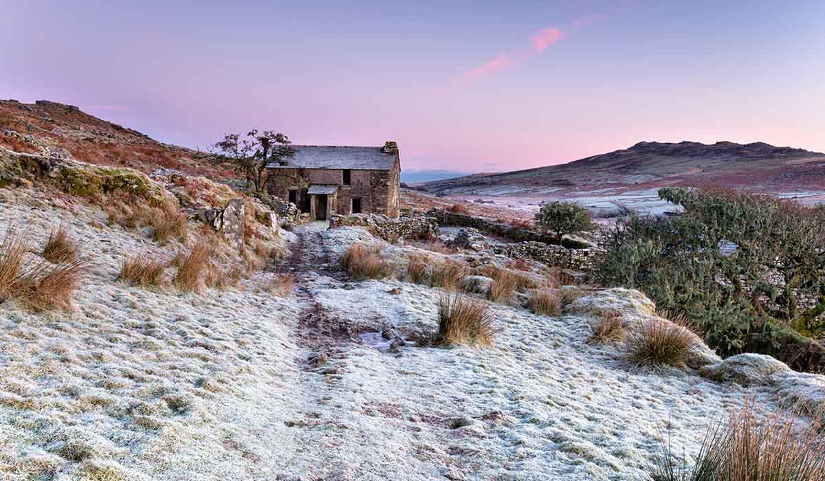 Picture of a deserted cottage in England, abandoned for over 50 years.